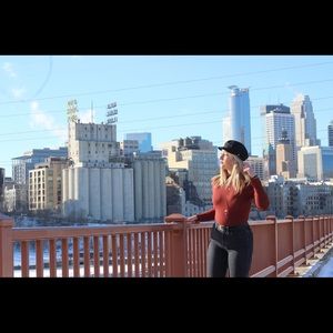 Meet your Posher, Lauren